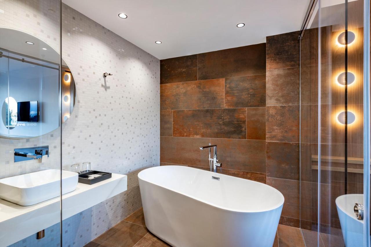 Clocks Hotel Tbilisi Luaran gambar