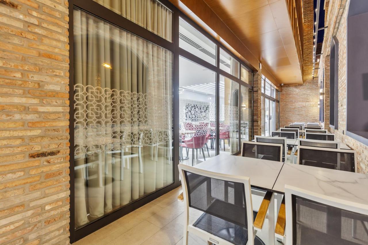 Clocks Hotel Tbilisi Luaran gambar